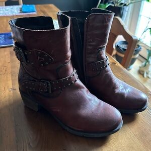Women’s Brown Leather Studded Ankle Boots by Jana size 39